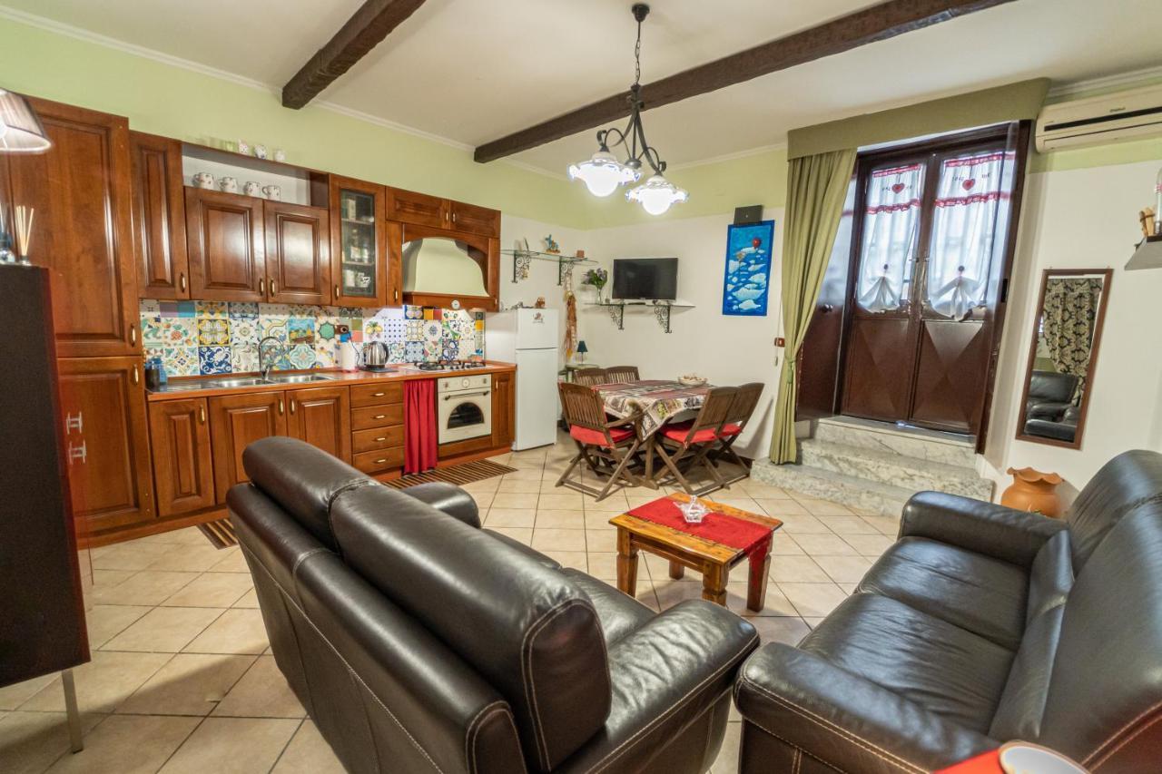 Casarella Chiara Apartment Наполи Екстериор снимка